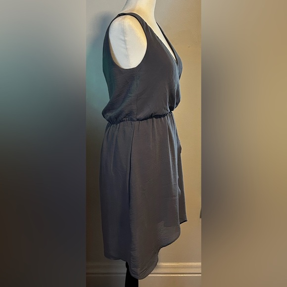 H&M Chic Gray Sleeveless Midi Dress - Picture 3 of 9
